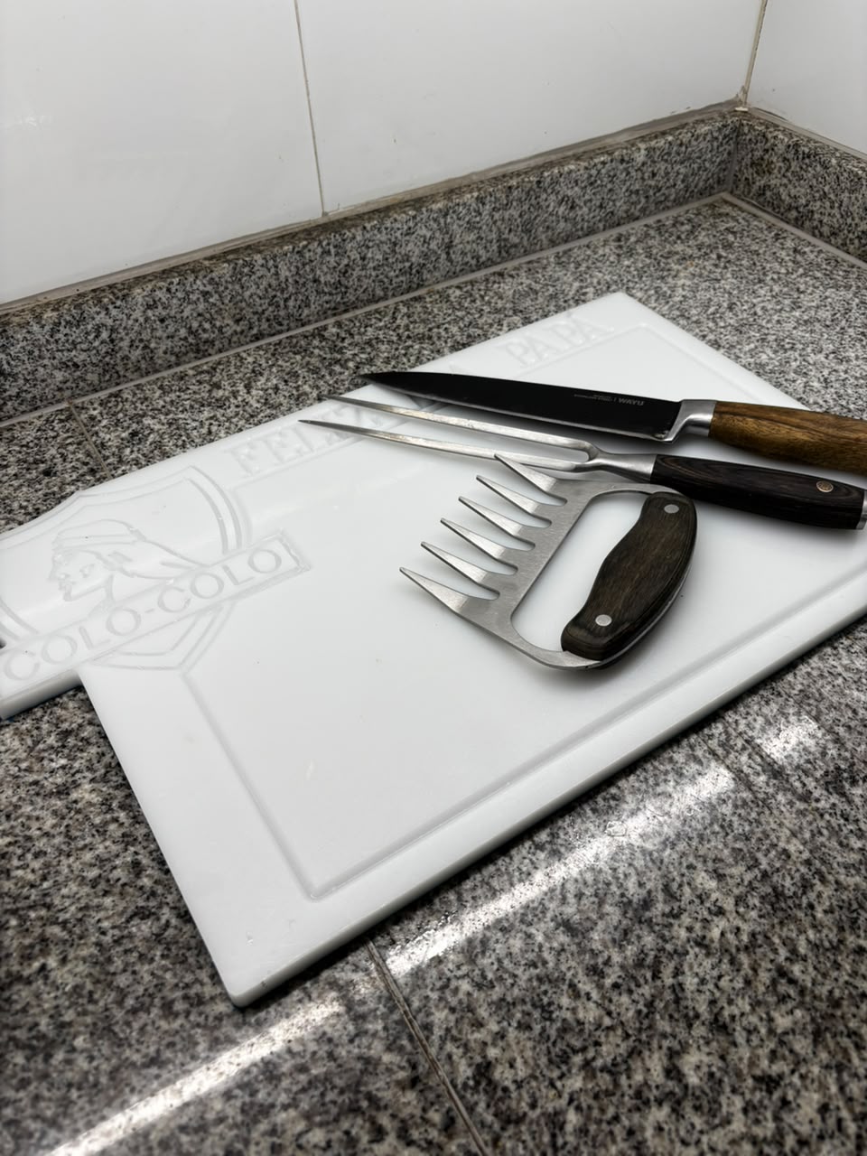 Tabla de Asado Personalizada Colo-Colo con Set de Cuchillería
